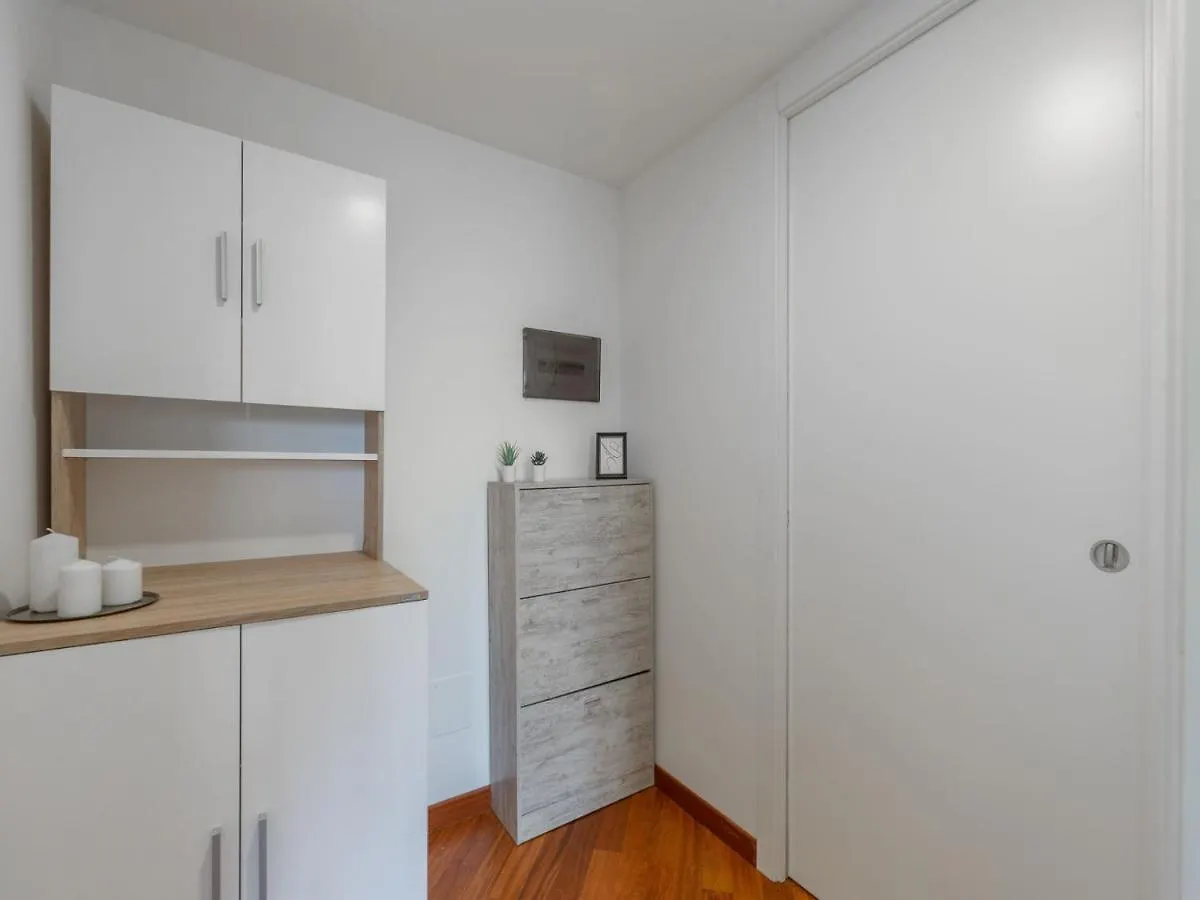 The Best Rent - Sunny Two-Bedroom Apartment In Piazzale Loreto Milan