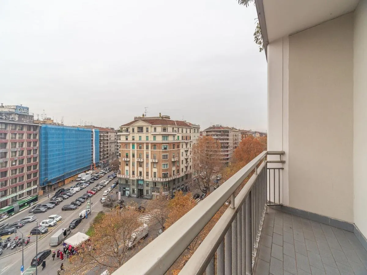 The Best Rent - Sunny Two-Bedroom Apartment In Piazzale Loreto Milan