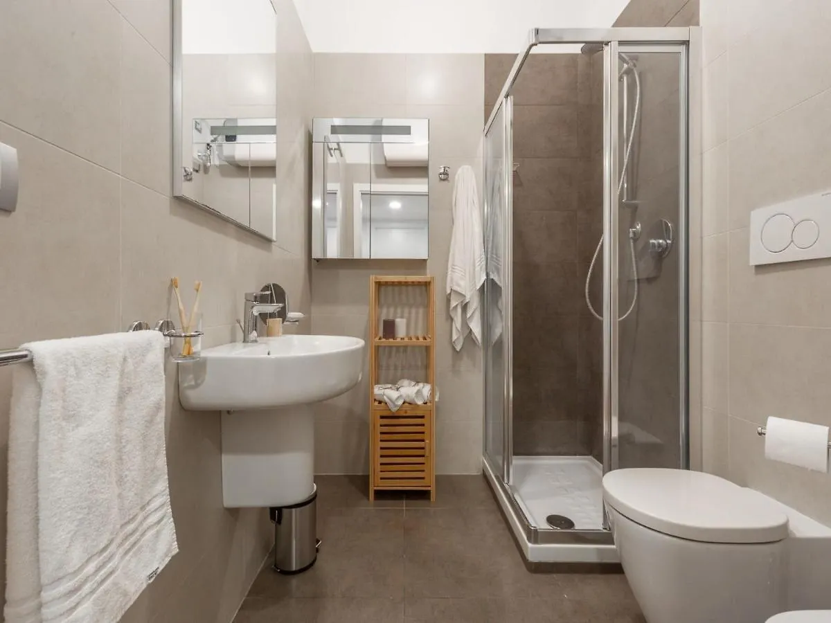 The Best Rent - Sunny Two-Bedroom Apartment In Piazzale Loreto Milan