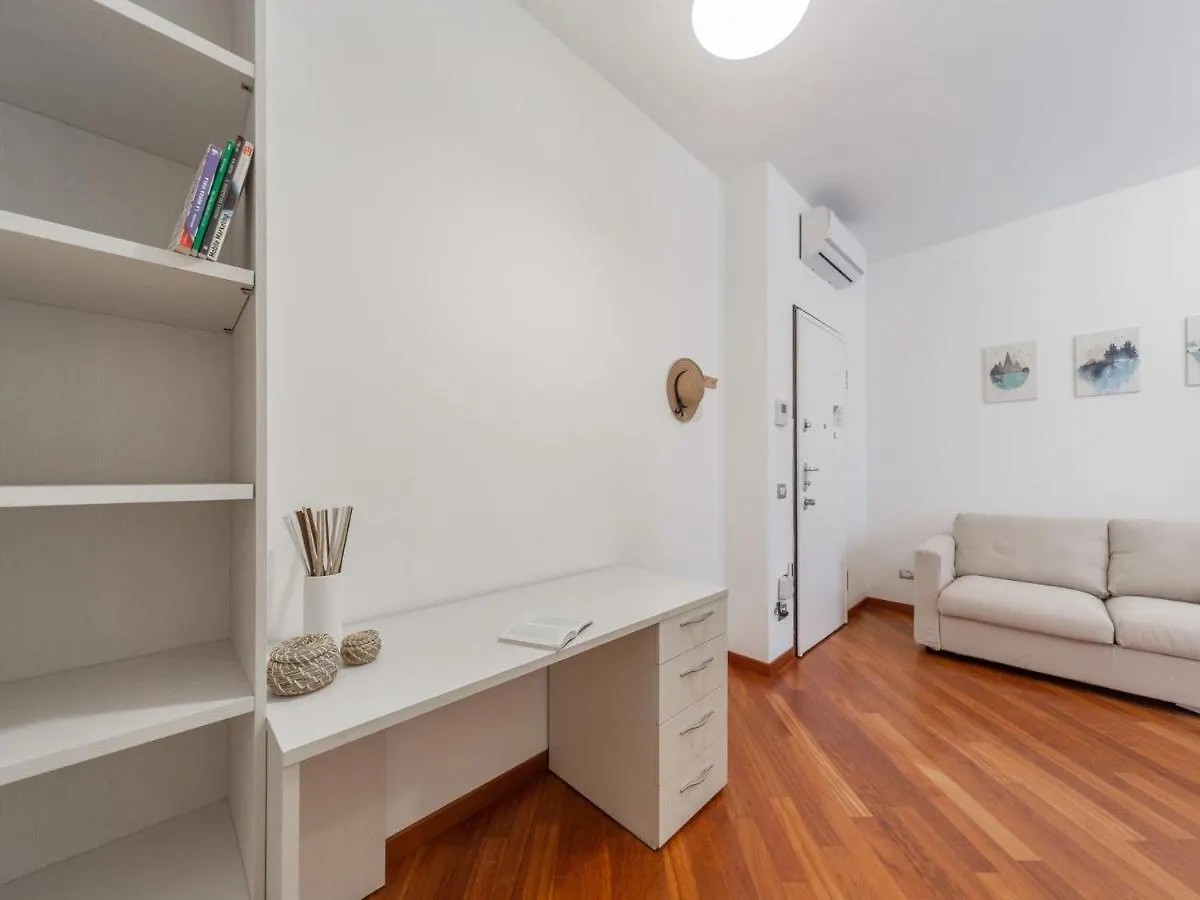 The Best Rent - Sunny Two-Bedroom Apartment In Piazzale Loreto Milan Italy
