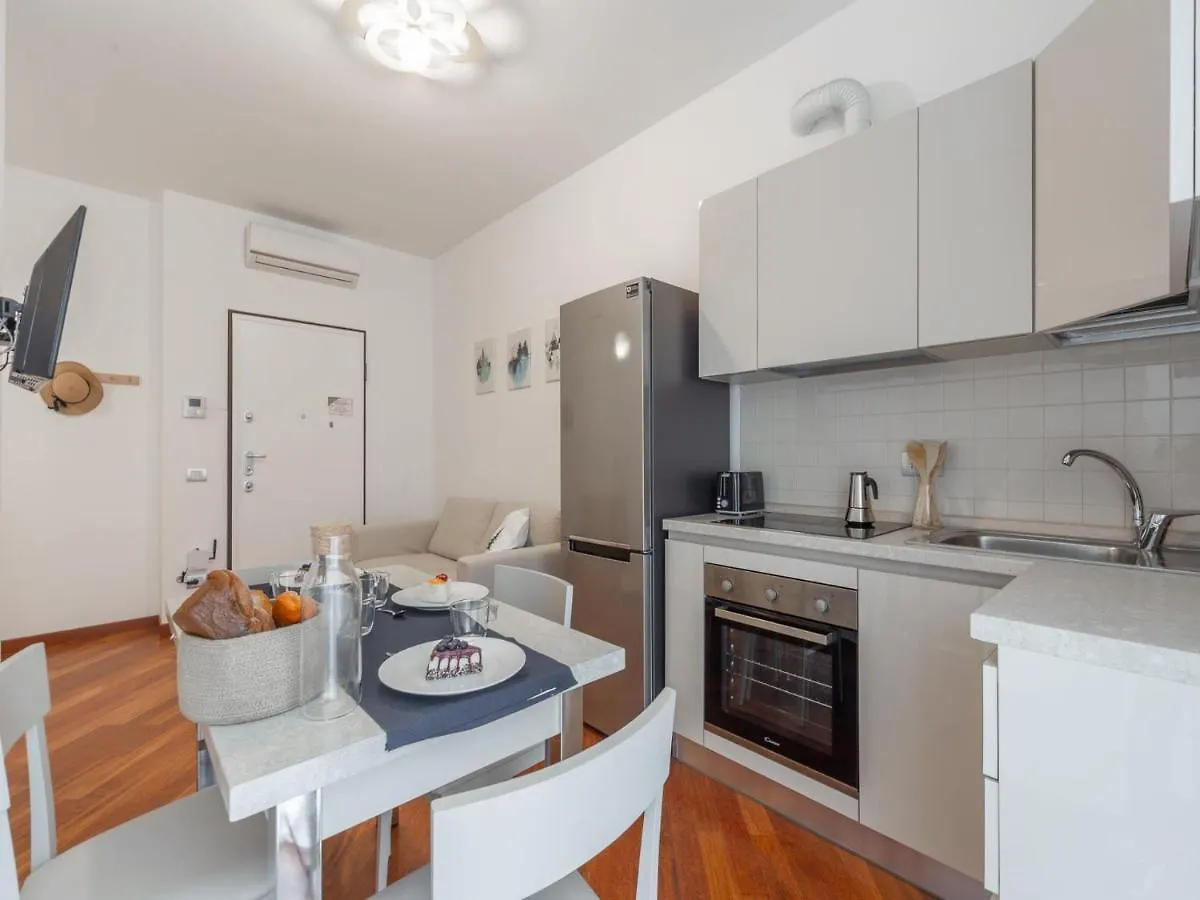 The Best Rent - Sunny Two-Bedroom Apartment In Piazzale Loreto Milan 0*,