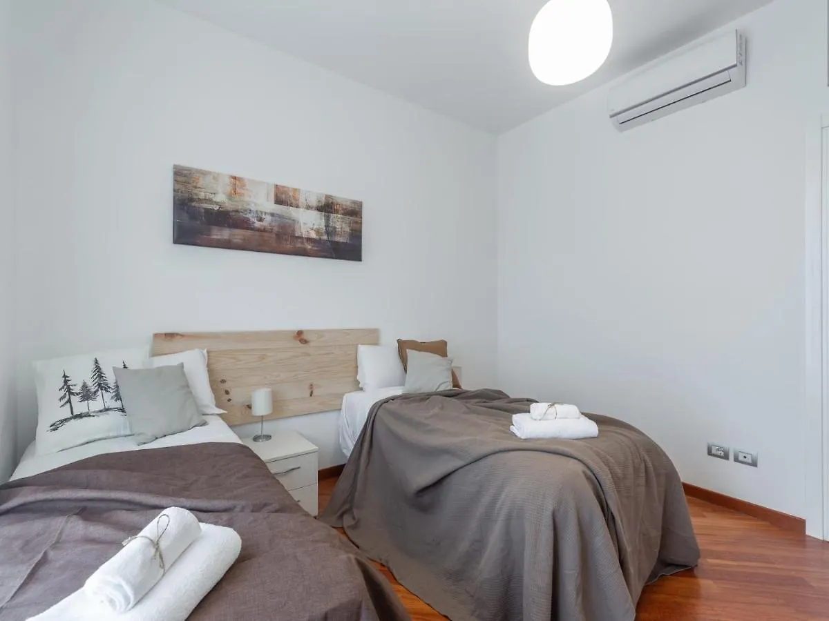 The Best Rent - Sunny Two-Bedroom Apartment In Piazzale Loreto Milan