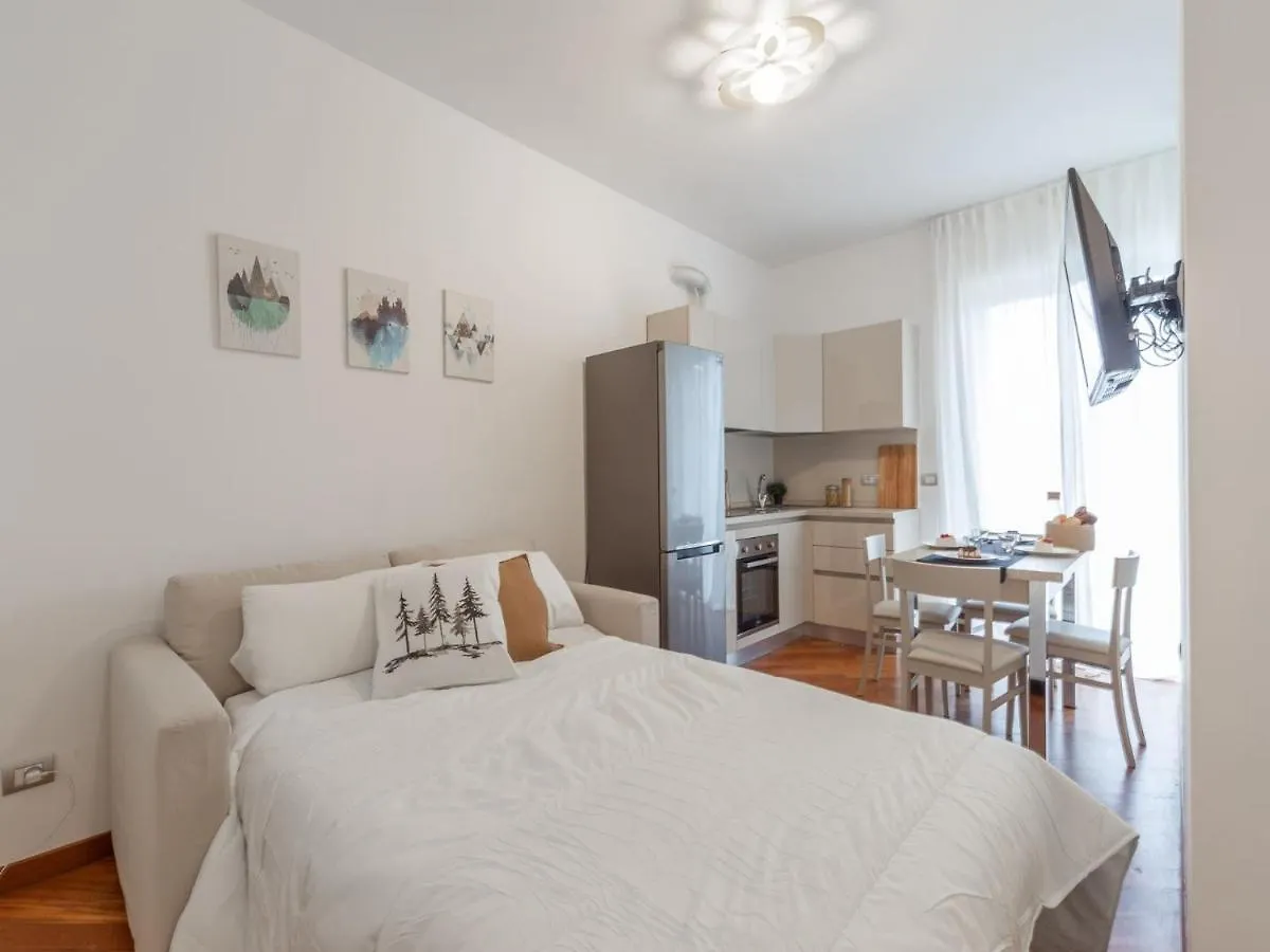 The Best Rent - Sunny Two-Bedroom Apartment In Piazzale Loreto Milan