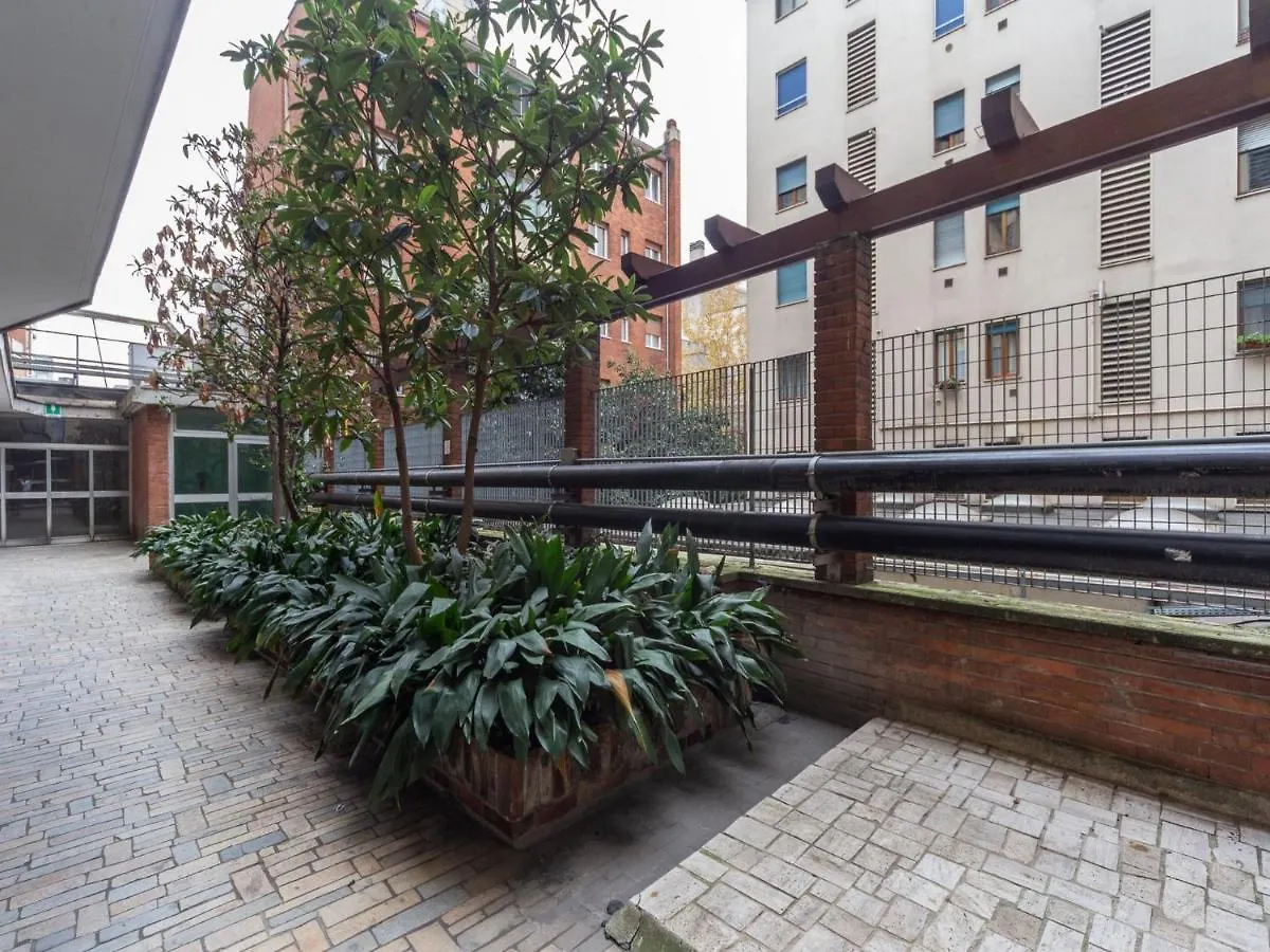 The Best Rent - Sunny Two-Bedroom Apartment In Piazzale Loreto Milan Italy